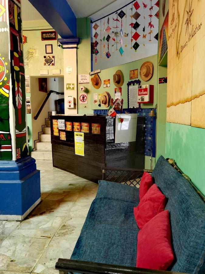 The Roof Backpackers Hotel Guadalajara Exterior foto