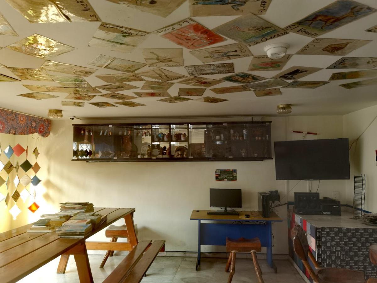 The Roof Backpackers Hotel Guadalajara Exterior foto