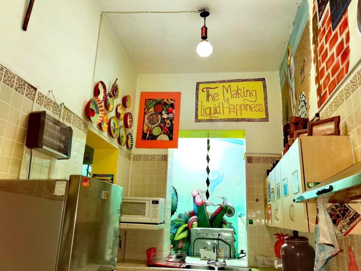 The Roof Backpackers Hotel Guadalajara Exterior foto
